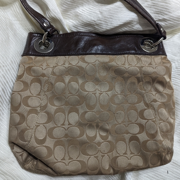 Coach Hand/Shoulder Purse - Picture 4 of 6